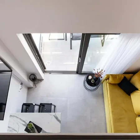 Lejlighed Above Blue Maisonettes Grey Diamond Nikiana