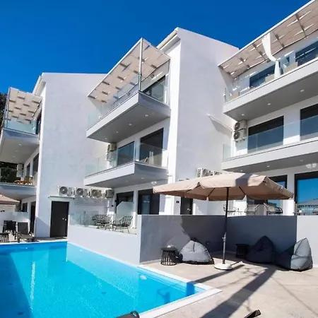 Above Blue Maisonettes Grey Diamond Lejlighed *