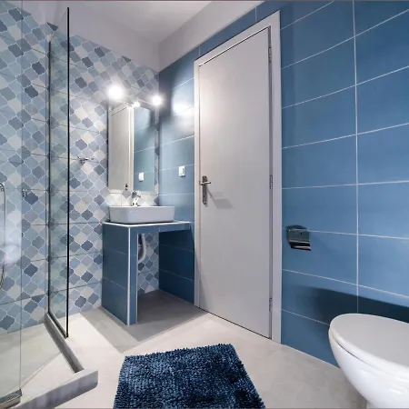 Above Blue Maisonettes Grey Diamond Lejlighed *
